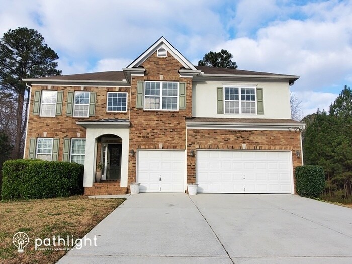 Primary Photo - 555 SW Portico Court SW, Atlanta, GA, 30331