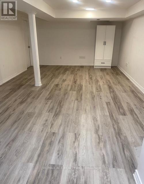 Photo du bâtiment - 178 Ravenscroft Rd