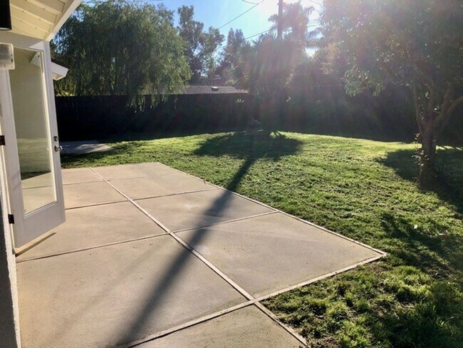 Foto del edificio - Remodeled Santa Barbara Shores Home in Prime Coastal Location