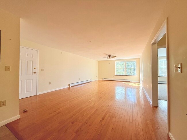 Building Photo - 80 Main St