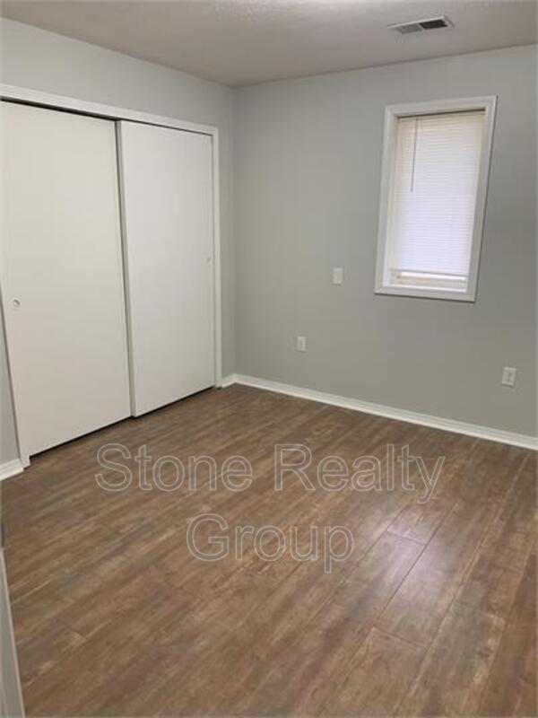 Building Photo - 2955 S 13 1/2 St