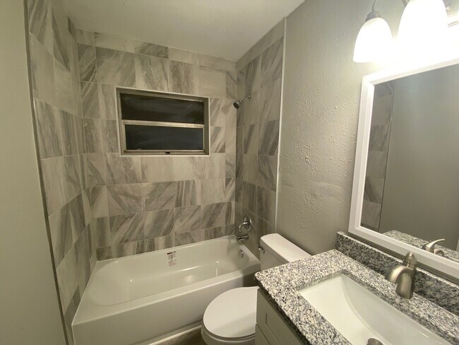 Foto del edificio - 8352 Afton Ln