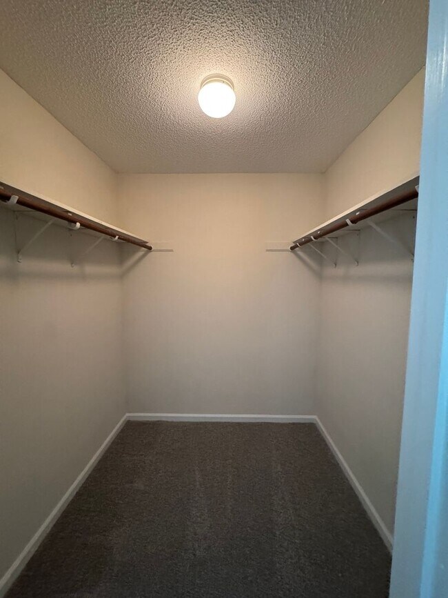 Foto del edificio - Located in Creedmoor.  Completely remodeled three bedroom house