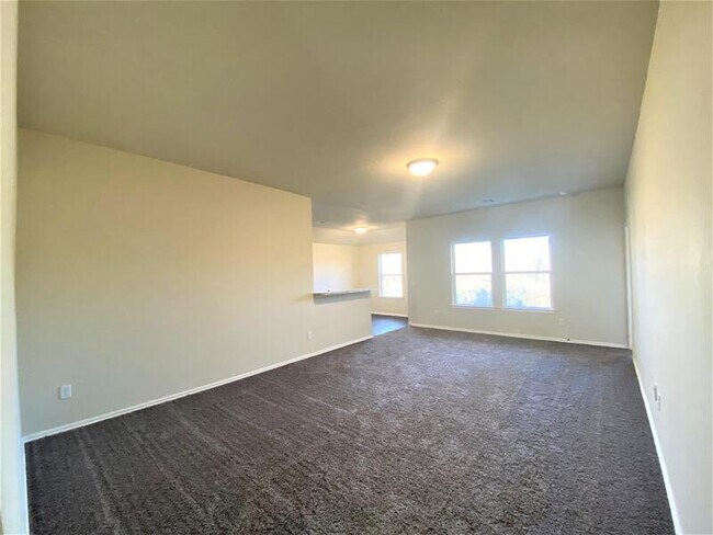 Building Photo - 839 Twin Lakes Dr