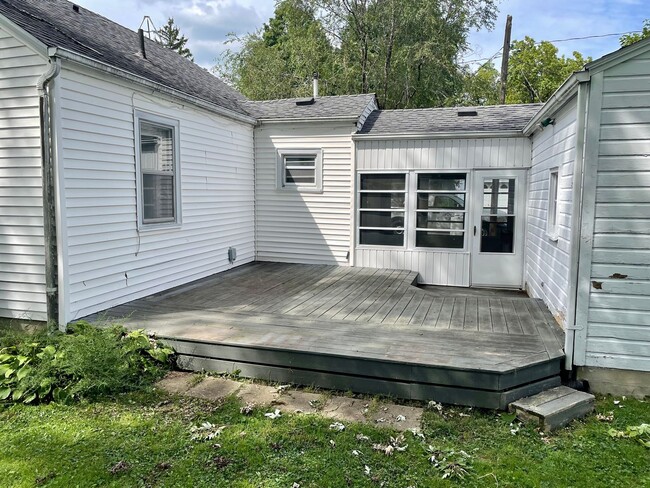 Building Photo - Check Out This 2-Bed/1-Bath House in Bluff...