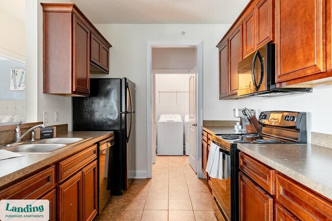 Building Photo - 2118 Silvercrest Dr