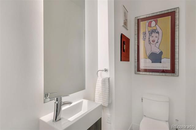 Building Photo - 436 University Blvd