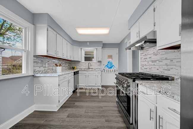 Building Photo - 648 Stewart Ct