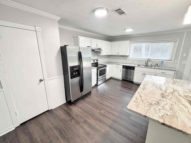 Foto del edificio - 1552 Blackwell Rd