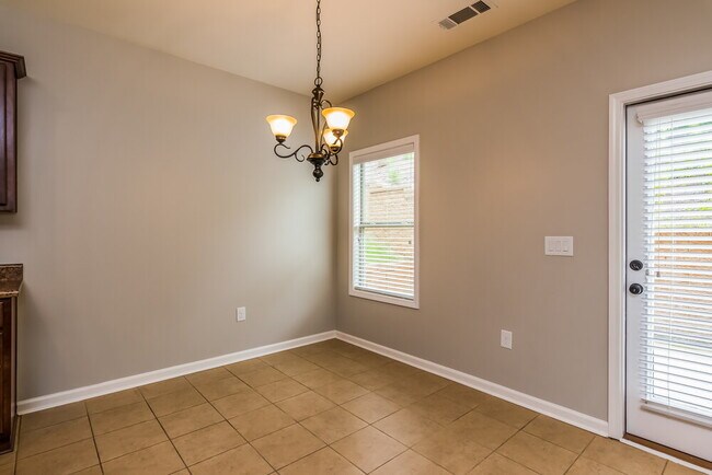 Foto del edificio - 522 Broughton Dr