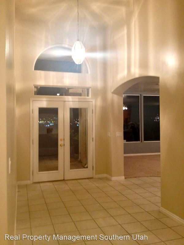 Building Photo - 4 br, 2 bath House - 179 Oasis Dr