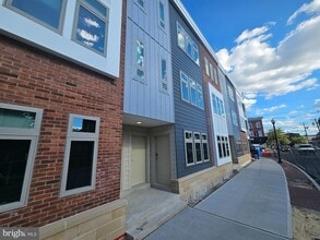 Building Photo - 200 Hamilton Ave