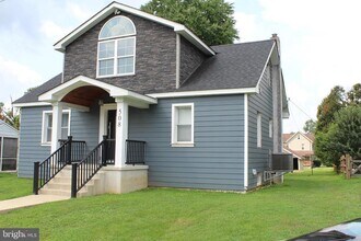 Building Photo - 508 Chatham St