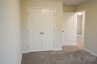 Building Photo - 270 Cromer St