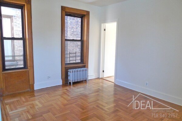 Primary Photo - 68 Middagh St