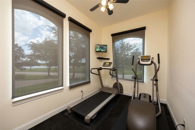 Building Photo - 25207 Springwood Lake Dr