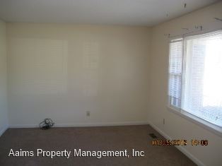 Building Photo - 4 br, 2.5 bath House - 4409 Garnet Dr