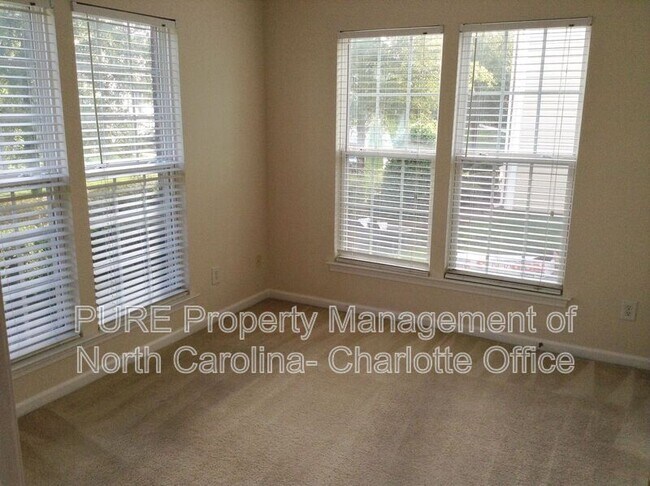 Foto del edificio - 977 Tiger Ln