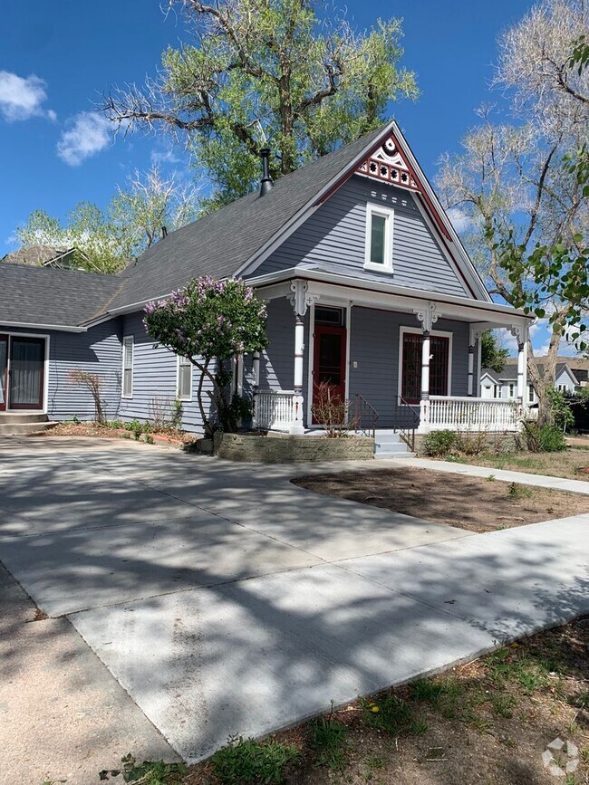 Building Photo - 2122 House Ave