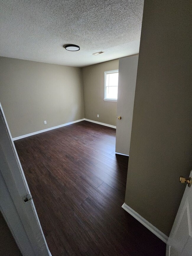 Building Photo - 314 Brookside Dr