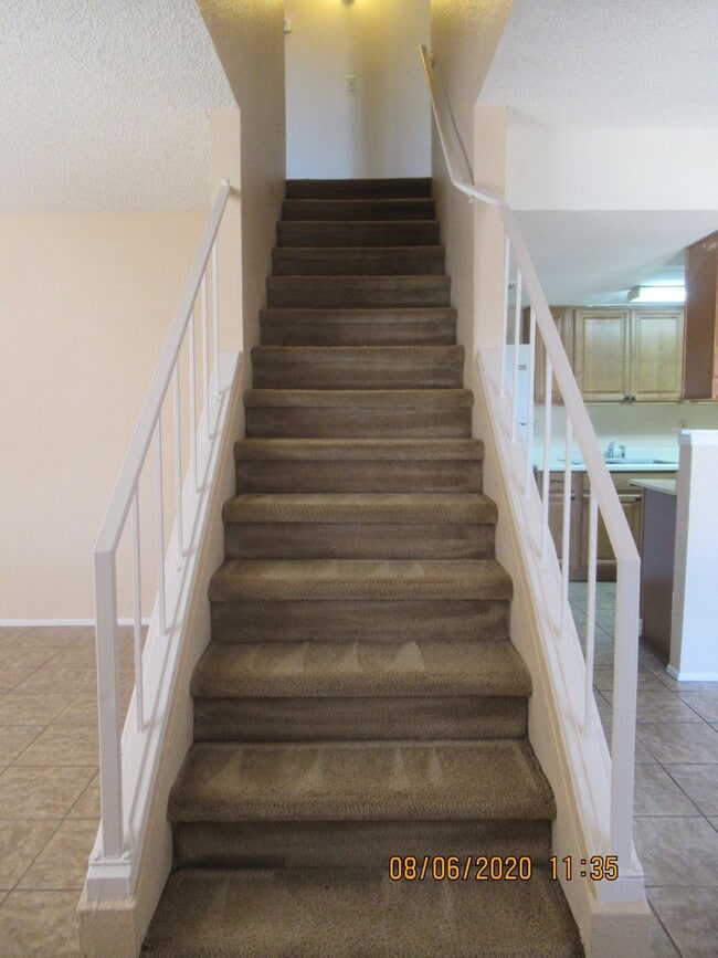 Building Photo - MOVE IN SPEACILAS!! 15 DAYS RENT FREE !! 2 bedroom, 1.5 bath condo home in Shadow Mountain Villas!