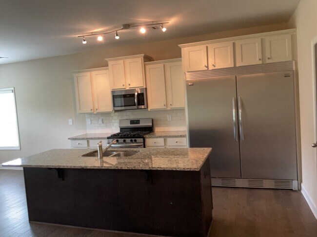 Building Photo - 1289 Victoria Walk Ln