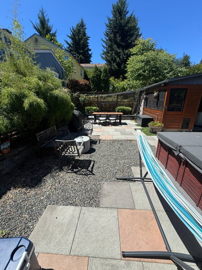 Foto del edificio - 5407 5th Ave NE