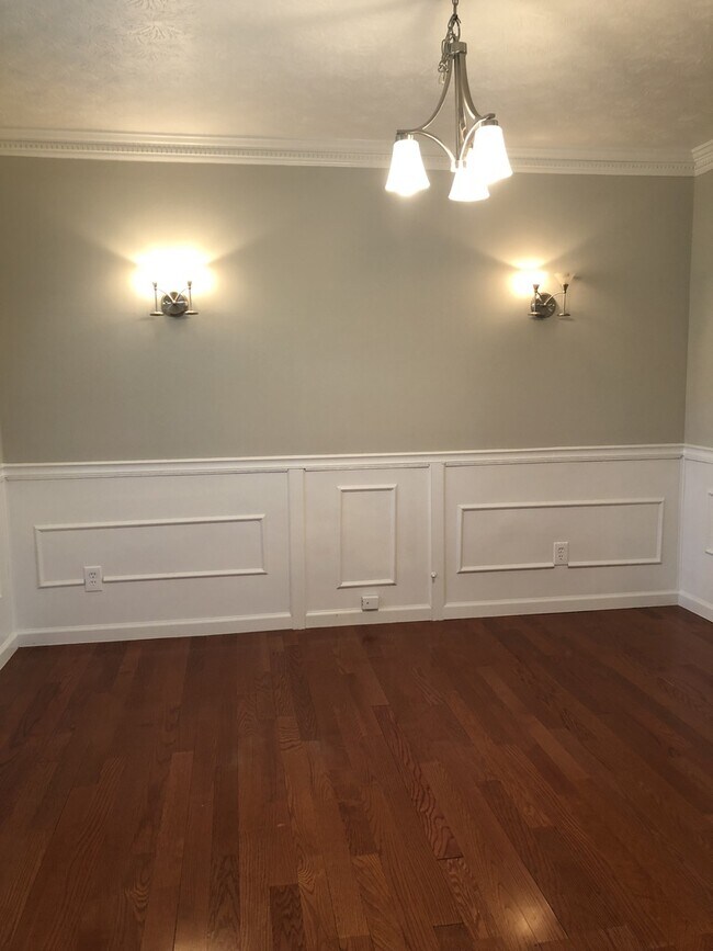 Building Photo - TOTAL CHARM IN THE HEART OF DECATUR!!!  MO...