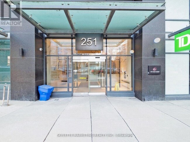 Building Photo - 251 Jarvis St