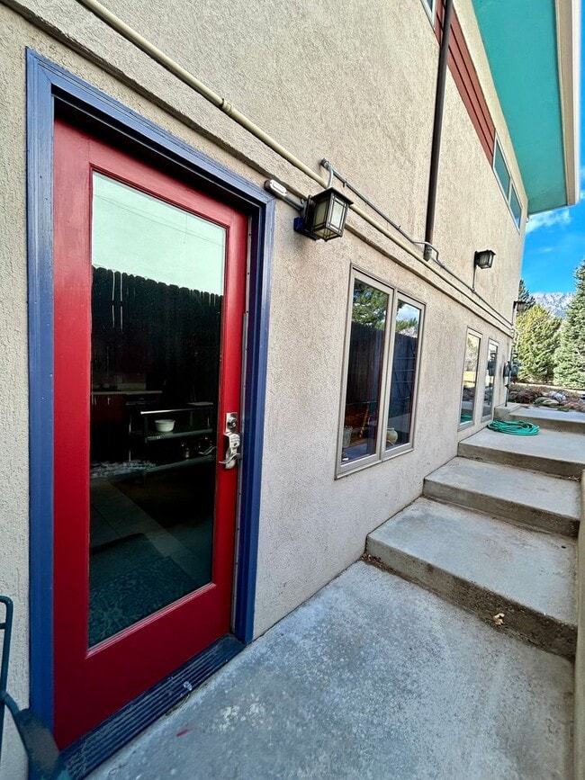 Photo - Furnished 2 Bedroom Garden Level ADU in Upper Table Mesa Near Bear Creek Park Apartment