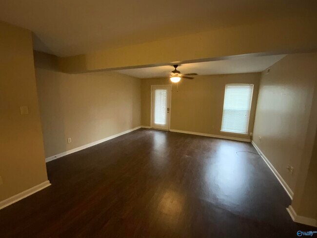 Foto del edificio - 2609 Wynterhall Rd SE