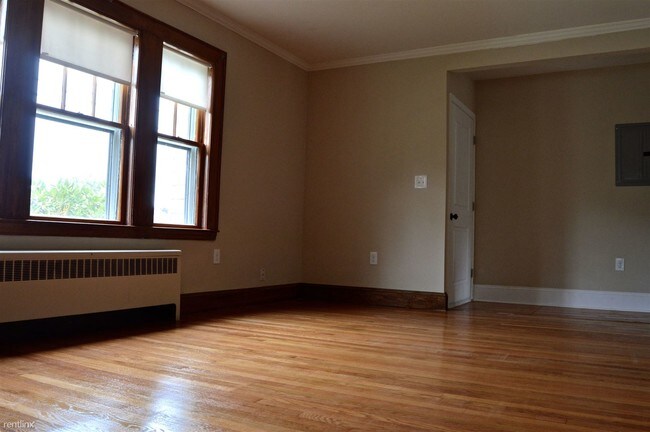 Building Photo - 2 br, 1 bath  - 621 Adams St