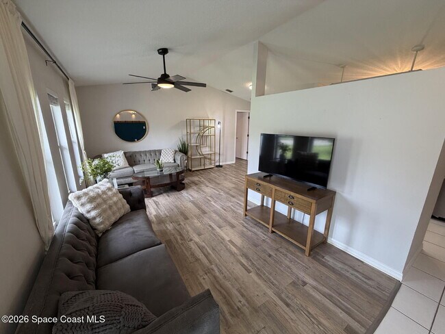 Building Photo - 1305 Ambra Dr