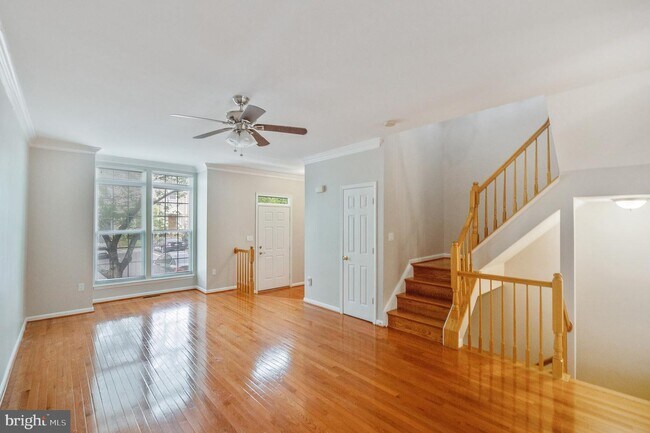 Building Photo - 5905 Jovet Way