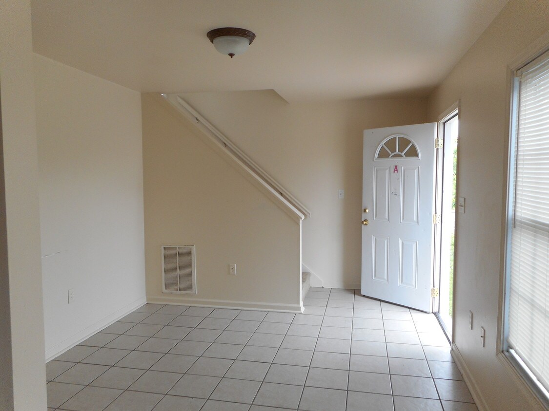 12380 Somerset Ave, Princess Anne, MD 21853 Townhome Rentals in