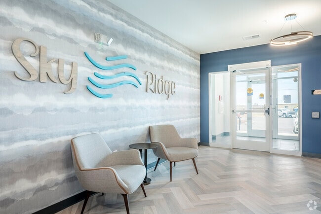 Foto del vestíbulo - Sky Ridge Senior Apartments and Townhomes