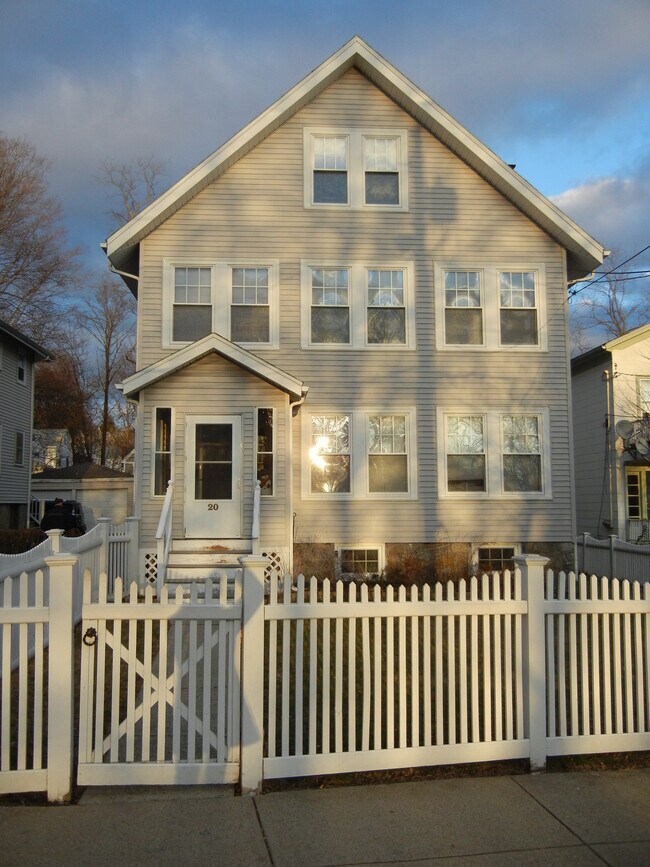 Building Photo - 20 Colbert St