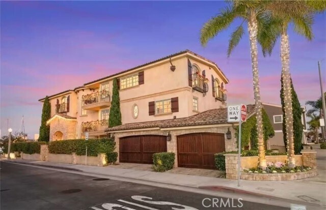 Foto del edificio - 900 E Balboa Blvd