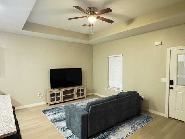 Foto del edificio - Modern 2-Bed, 2-Bath Rental Home in Chickasha, OK!