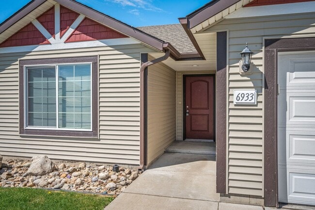 Building Photo - 6933 Fast Hawk Ln