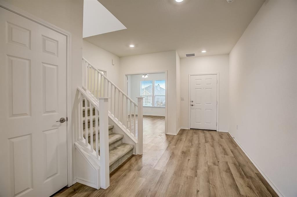 Foto principal - 7908 Big Wind Wy