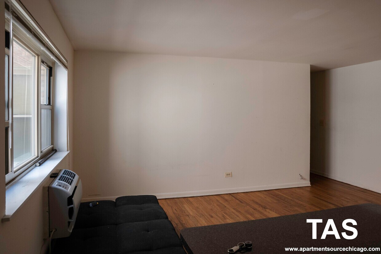 Foto principal - 535 W Briar Pl