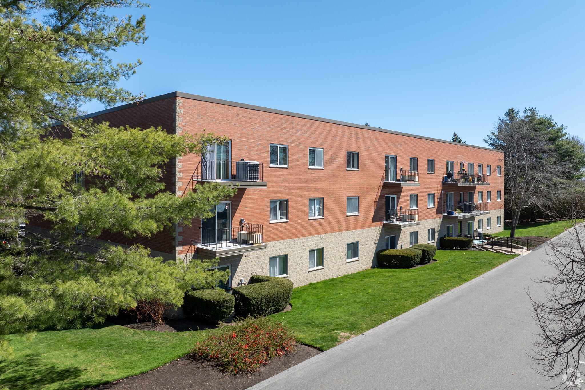 Briar Hill Condominiums