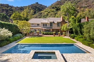 Building Photo - 2562 Mandeville Canyon Rd