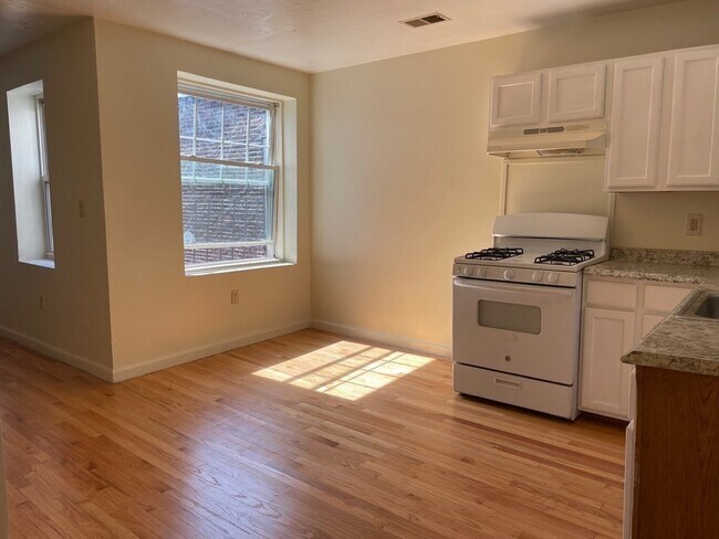 Foto del edificio - 714 Shawmut Ave