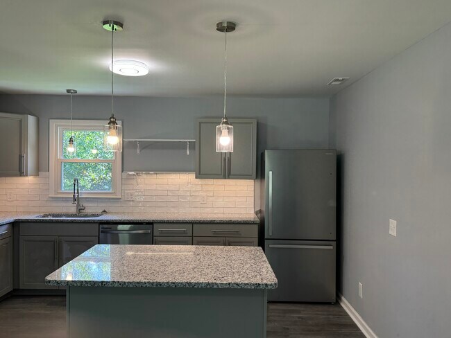 Foto del edificio - 5202 Fitzgerald Dr