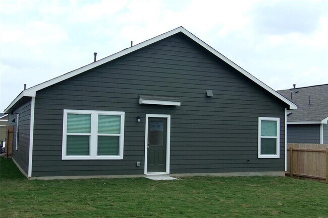 Foto del edificio - 2725 Louris Ln
