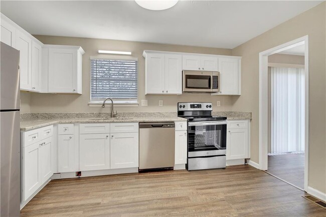 Building Photo - 3485 Tarragon Dr