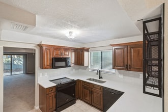 Building Photo - 150 Pine Cone Trail