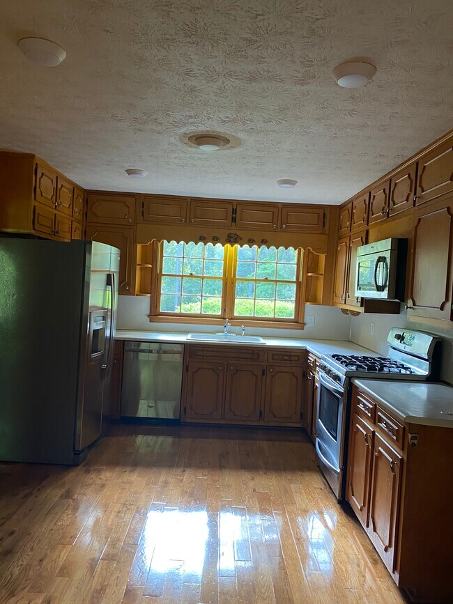 Foto del edificio - 3300 Evans Mill Rd